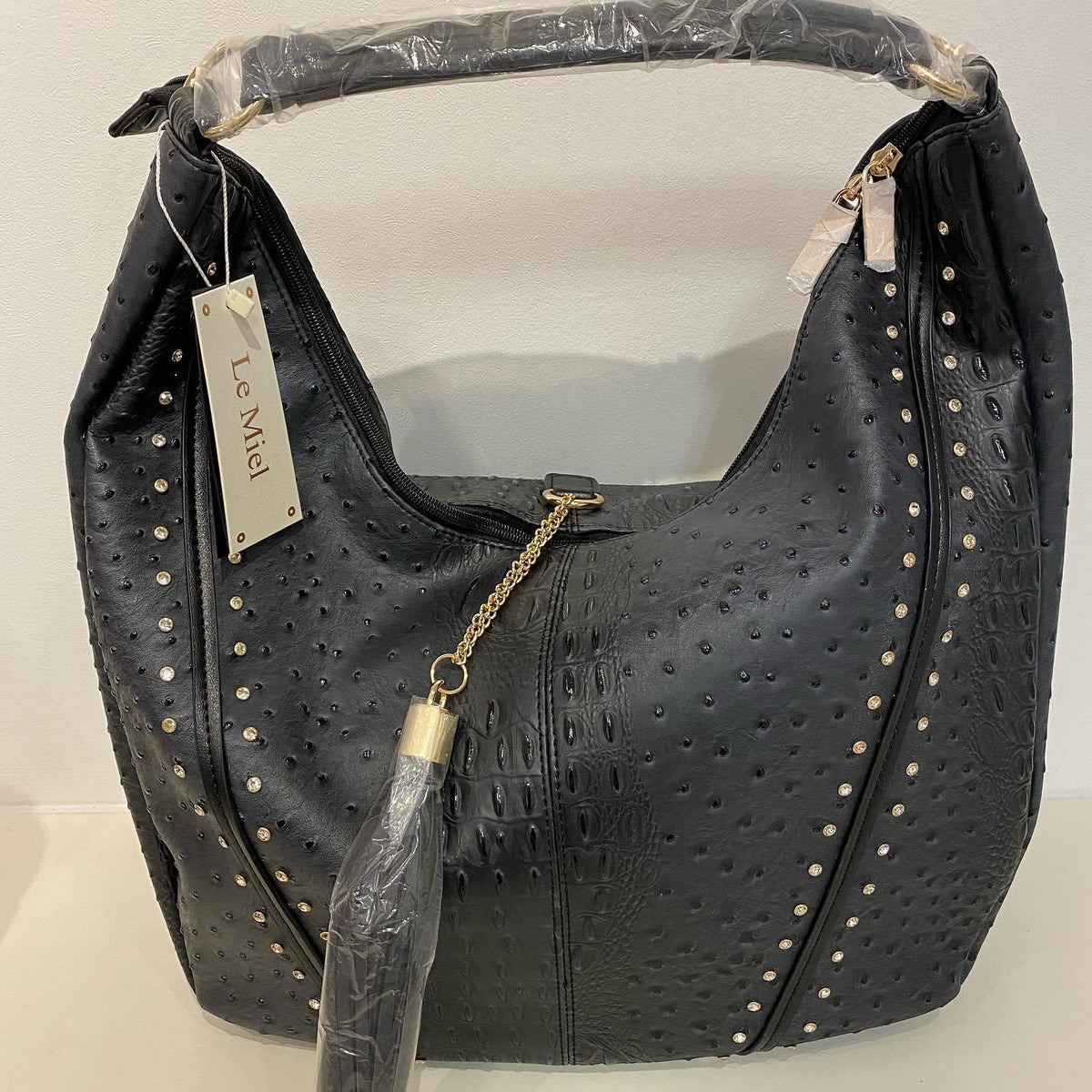 Gorgeous handbag with tassel