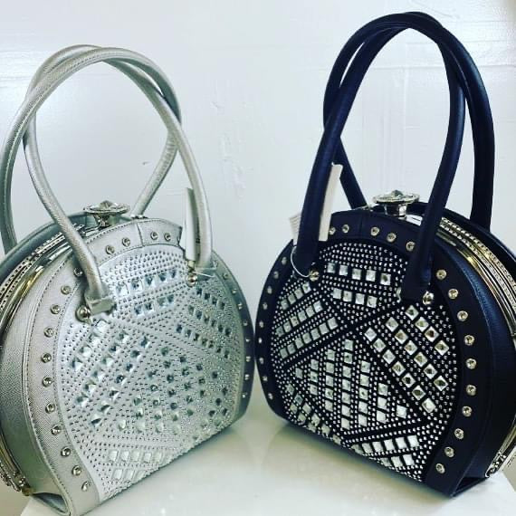 Glamorous with diamond lock handbag